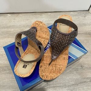 Women sandals - brand new in box size 10